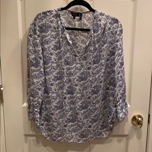 Theory 100% silk blue and white top